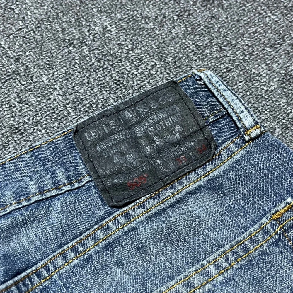 Levi's 505 Straight Fit Jeans 33x34 Blue Distressed Denim Mens Pants Nice Wash